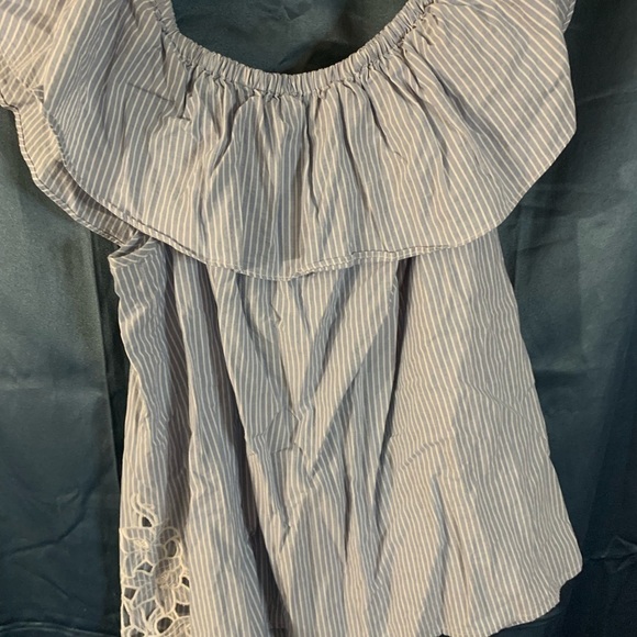 merona ruffles - Picture 3 of 3